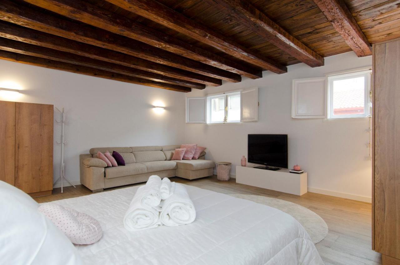 Hellenhost - Gran Vía Apartamento Madrid