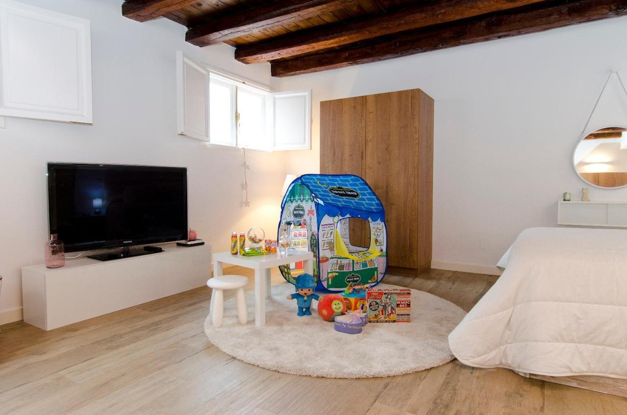 Hellenhost - Gran Vía Apartamento Madrid