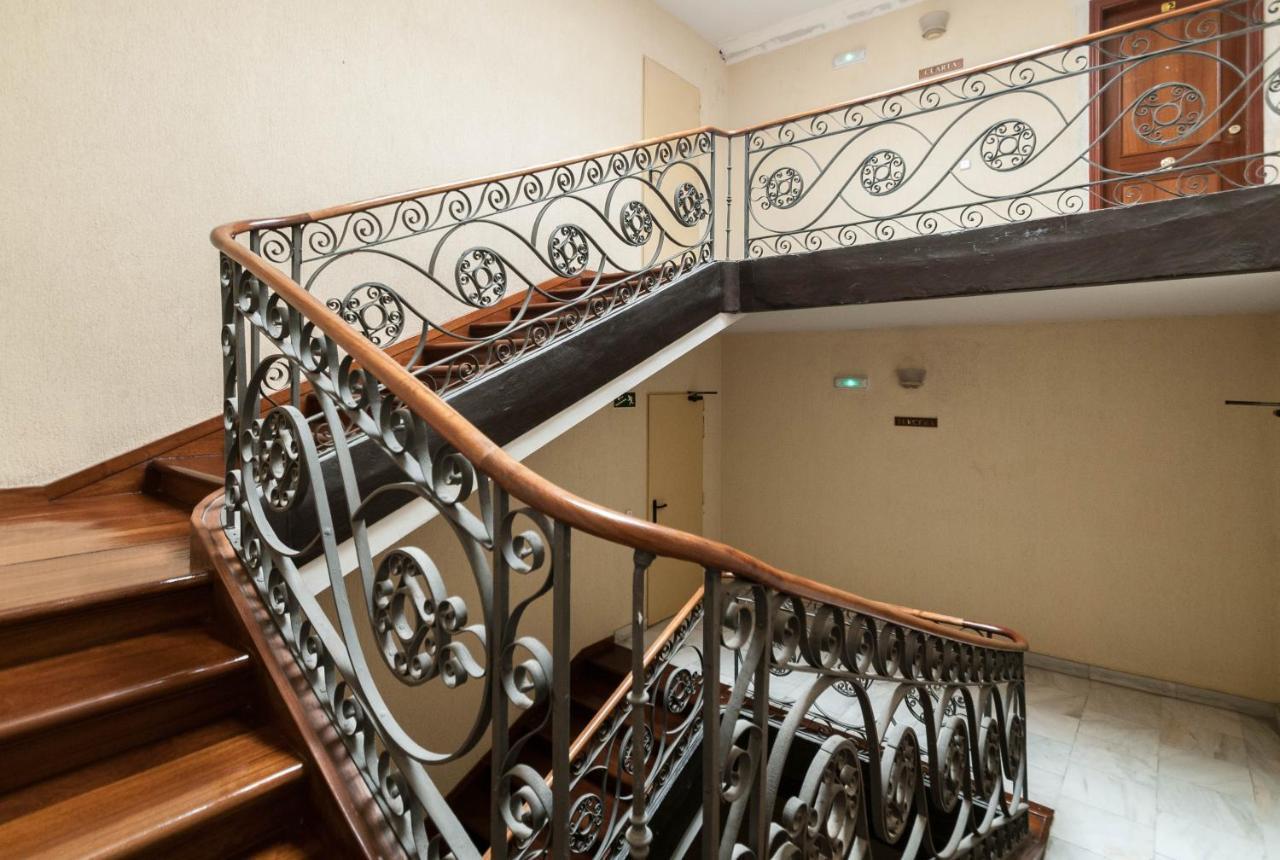 Hellenhost - Gran Vía Apartamento