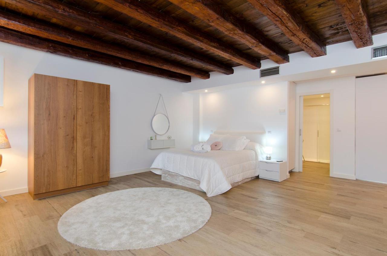 Hellenhost - Gran Vía Apartamento