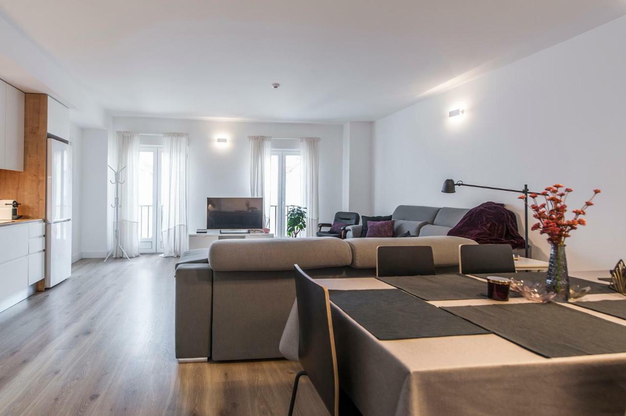 Hellenhost - Gran Vía Apartamento *